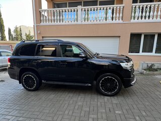 2018 Toyota Land Cruiser 200 Series Рестайлинг 2, чёрный, 5000000 рублей, вид 2