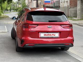 2021 Kia Ceed III, красный, 2000000 рублей, вид 3