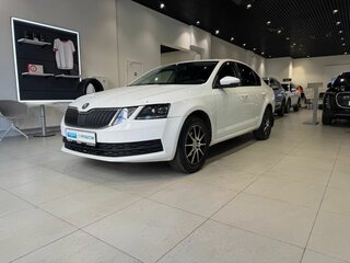 2018 Skoda Octavia III (A7) Рестайлинг, белый, 810000 рублей, вид 1