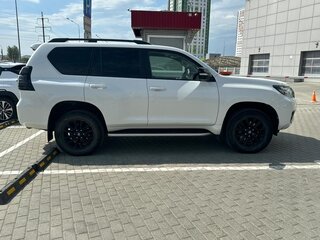 2021 Toyota Land Cruiser Prado 150 Series Рестайлинг 3, белый, 6500000 рублей, вид 1