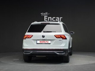 2022 Volkswagen Tiguan II Рестайлинг, белый, 4290000 рублей, вид 4