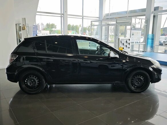 2011 Opel Astra H Рестайлинг, чёрный, 460000 рублей - вид 2