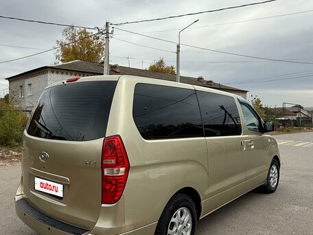 2010 Hyundai H-1 5-speed II, бежевый, 1100000 рублей, вид 4