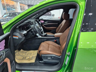 2024 Audi Q8 Sportback e-tron 55, зелёный, 10432015 рублей, вид 5