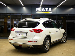 2017 Infiniti QX50 I Рестайлинг, белый, 1949000 рублей, вид 4