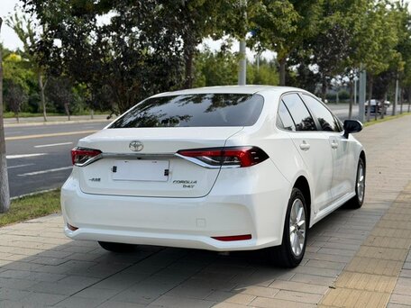 2023 Toyota Corolla Sporty XII (E210) Рестайлинг, белый, 1560013 рублей, вид 4