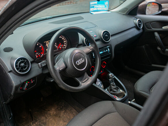 2012 Audi A1 I (8X), коричневый, 990000 рублей - вид 5