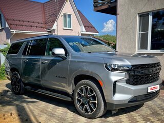 2023 Chevrolet Suburban XII, серебристый, 8990000 рублей, вид 2