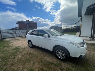 2013 Mitsubishi Outlander III, белый, 950000 рублей, вид 2