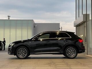 2022 Audi Q3 35 TFSI II (F3), чёрный, 1931000 рублей, вид 4