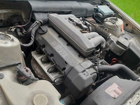 1988 BMW 3 серии 318i II (E30), серебристый, 400000 рублей - вид 10