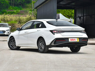 2025 Hyundai Elantra VII (CN7) Рестайлинг, белый, 1450000 рублей, вид 4