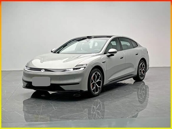 2026 Changan Qiyuan A06 28.39 kWh, серебристый, 2803003 рублей