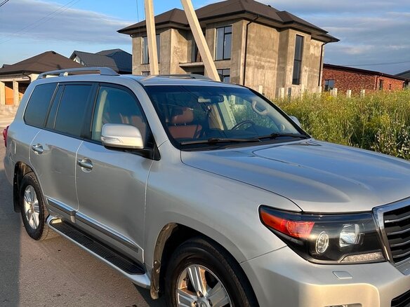 2015 Toyota Land Cruiser 200 Series Рестайлинг 1, серый, 4200000 рублей - вид 1