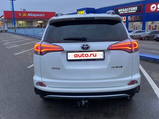 2017 Toyota RAV4 IV (XA40) Рестайлинг, белый, 2400000 рублей, вид 4