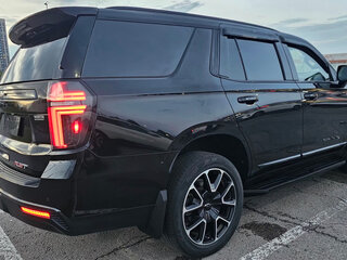 2022 Chevrolet Tahoe V, чёрный, 7450000 рублей, вид 4