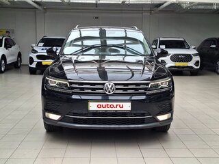 2017 Volkswagen Tiguan II, чёрный, 2570000 рублей, вид 2