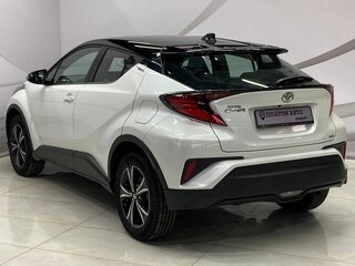 2022 Toyota C-HR I Рестайлинг, белый, 2900000 рублей, вид 5