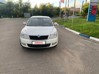 2013 Skoda Octavia II (A5) Рестайлинг, белый, 650000 рублей, вид 1