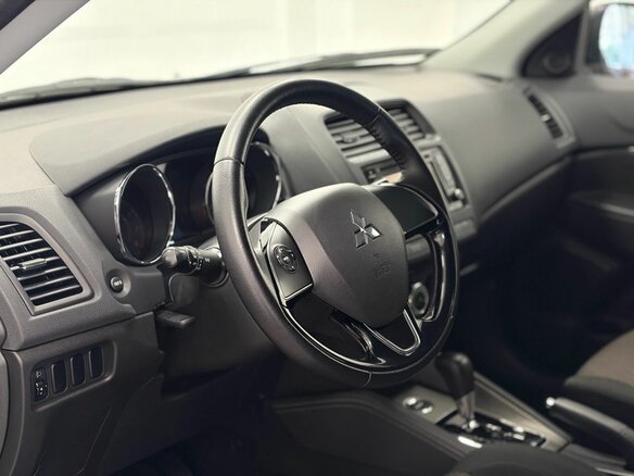 2018 Mitsubishi ASX I Рестайлинг 2, белый, 1350000 рублей - вид 13