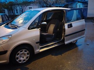 2006 Peugeot 1007, серебристый, 325000 рублей, вид 3