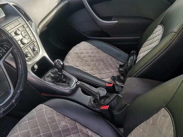 2012 Opel Astra GTC J Рестайлинг, белый, 600000 рублей - вид 5