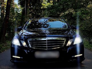 2011 Mercedes-Benz E-Класс 200 7G-Tronic IV (W212, S212, C207), чёрный, 1750000 рублей, вид 1