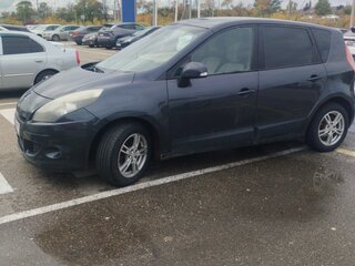 2010 Renault Scenic Grand III, серебристый, 550000 рублей, вид 4