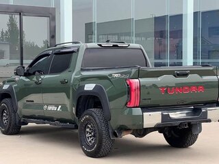 2023 Toyota Tundra CrewMax III, зелёный, 7590000 рублей, вид 2