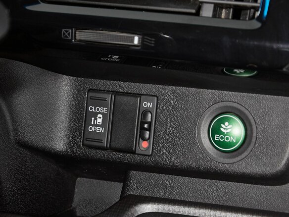 2015 Honda Stepwgn Spada V, белый, 1847000 рублей - вид 14