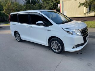 2015 Toyota Noah III (R80), белый, 1580000 рублей, вид 4