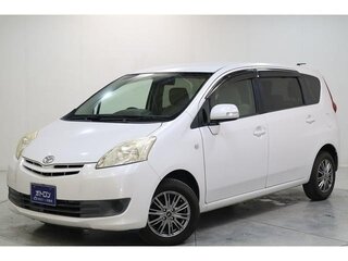 2010 Toyota Passo Sette, белый, 680911 рублей, вид 3