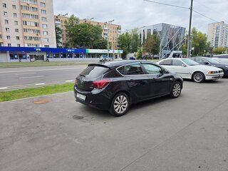 2010 Opel Astra J, чёрный, 610000 рублей, вид 2