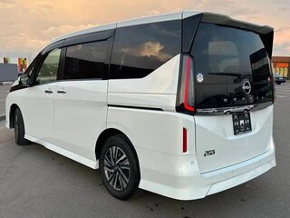 2023 Nissan Serena VI (C28), белый, 2350000 рублей, вид 3