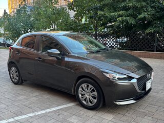 2021 Mazda 2 III (DJ) Рестайлинг, коричневый, 1190000 рублей, вид 2