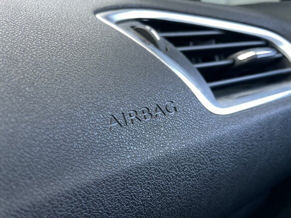 2011 Citroen C4 II, чёрный - вид 20