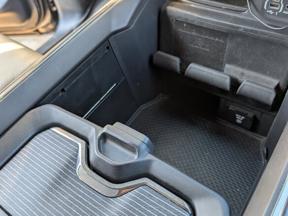2021 Ram 1500 Crew Cab V, серый, 7500000 рублей - вид 12