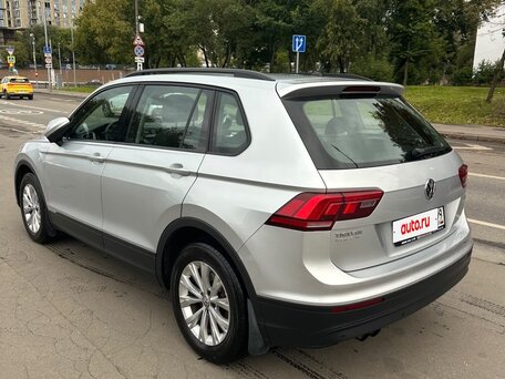 2019 Volkswagen Tiguan II, серый, 2350000 рублей, вид 5