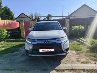 2017 Mitsubishi Outlander III Рестайлинг 2, белый, 2200000 рублей, вид 4