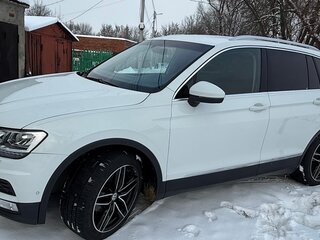 2017 Volkswagen Tiguan II, белый, 2000000 рублей, вид 4