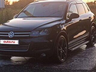 2010 Volkswagen Touareg II, чёрный, 2300000 рублей, вид 1