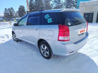 2007 Toyota Wish I Рестайлинг, серебристый, 690000 рублей, вид 4