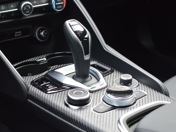 2025 Alfa Romeo Giulia II (952) Рестайлинг 2, зелёный, 13526132 рублей - вид 9