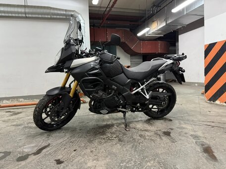 2018 Suzuki V-Strom 1000, чёрный, 800000 рублей, вид 2