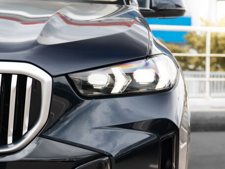 2024 BMW X5 Long 30Li IV (G05/G18) Рестайлинг, чёрный, 8590000 рублей, вид 3