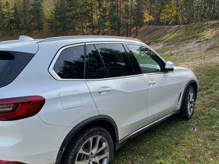 2020 BMW X5 40i IV (G05/G18), белый, 4000000 рублей, вид 3