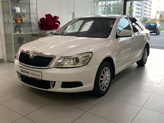 2012 Skoda Octavia II (A5) Рестайлинг, белый, 630000 рублей, вид 1