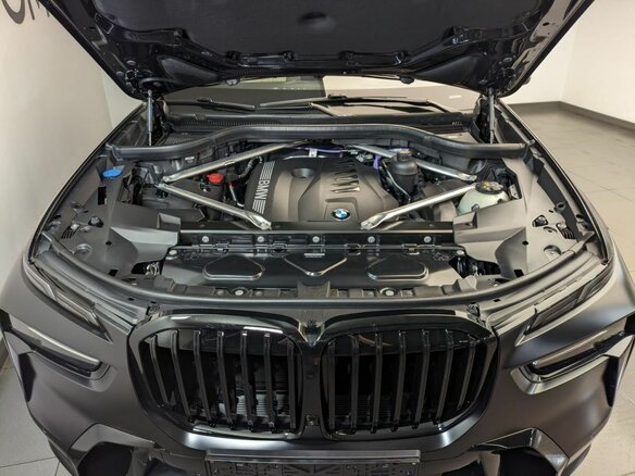 2025 BMW X7 40i I (G07) Рестайлинг, чёрный, 15300000 рублей - вид 19