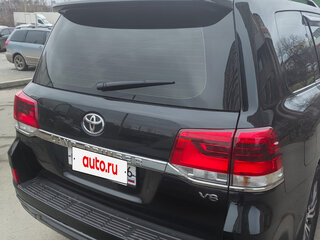 2017 Toyota Land Cruiser 200 Series Рестайлинг 2, чёрный, 6190000 рублей, вид 3