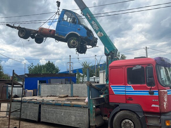 1999 MAN F 2000, красный, 4000000 рублей - вид 4